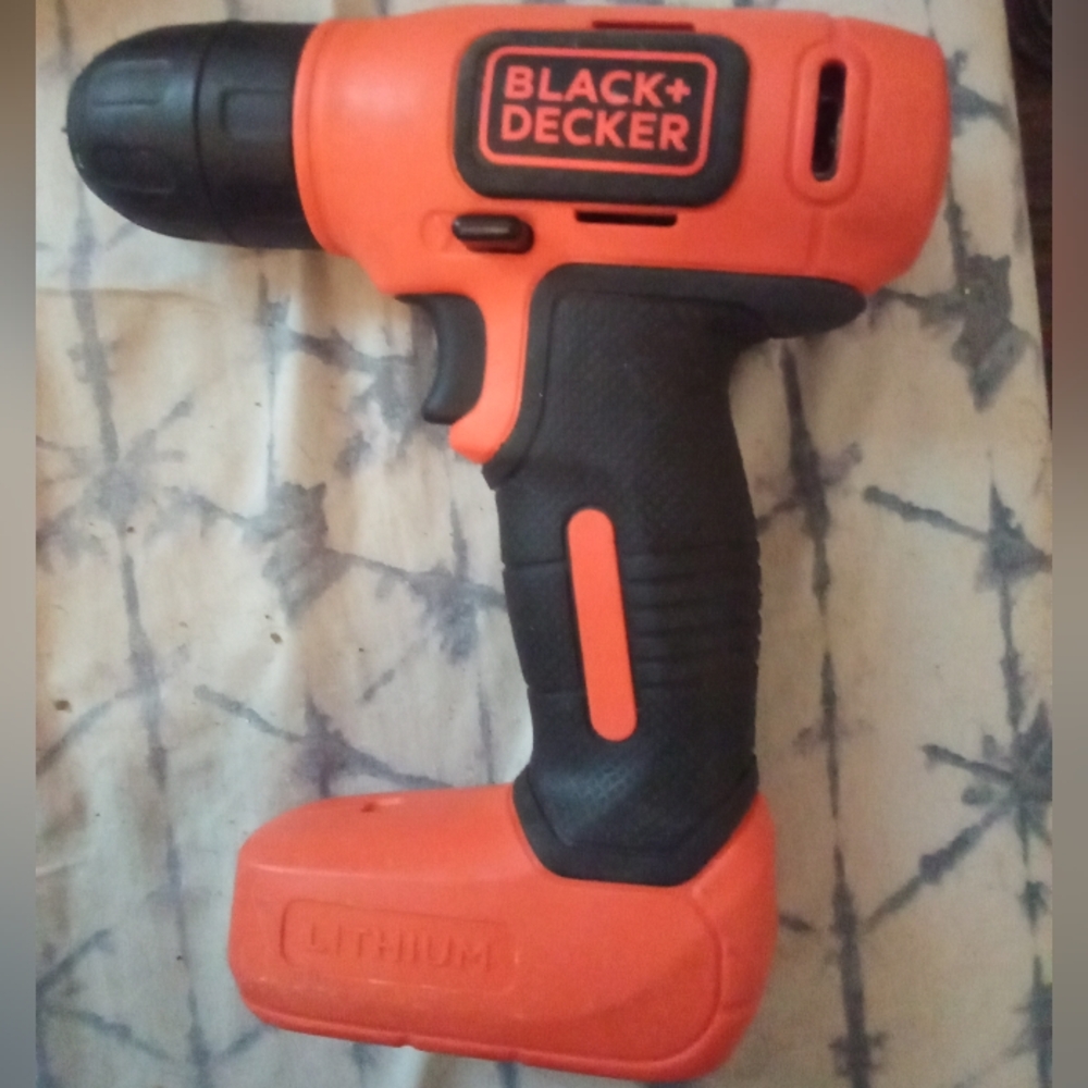 BLACK+DECKER 8V MAX Cordless Drill/Driver